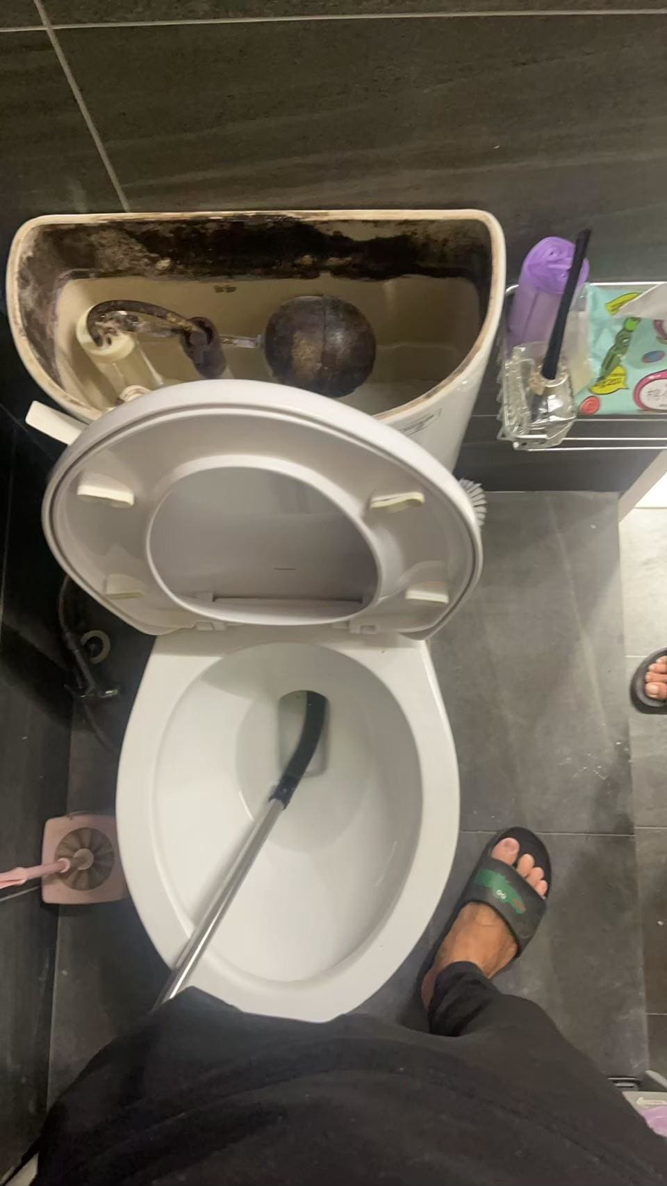 台中北屯區套房馬桶沖水不順查修